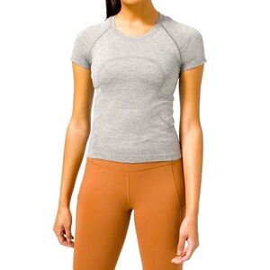 LuLu Lemon Swiftly Tech Short-Sleeve
Shirt 2.0 Hip Length; Size 8